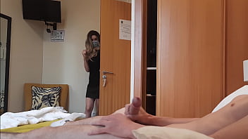 Jizz-shotgun FLASH. I cane out my Jizz-shotgun in front of a hotel maid and she agreed to masturbate me off.